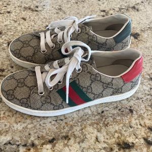 Kids size 13 used but in great condition Ace Supreme GG Gucci sneakers.